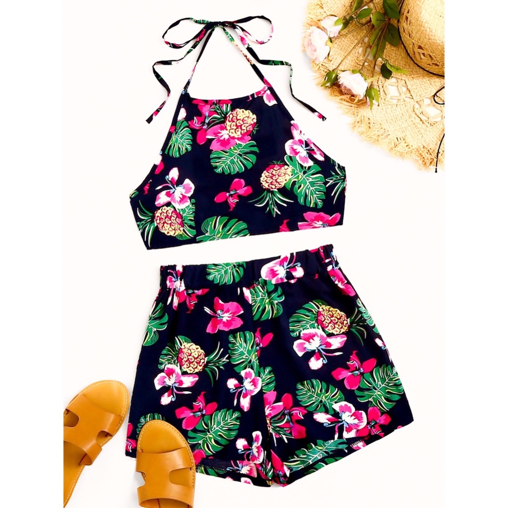 ✨ Floral Print Halter Top With Shorts✨